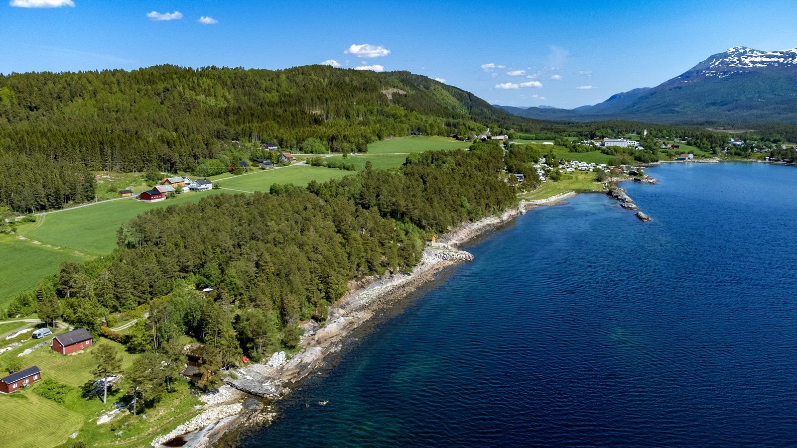 ovesikt fra eiendommen mot Klipre camping Galleribilde