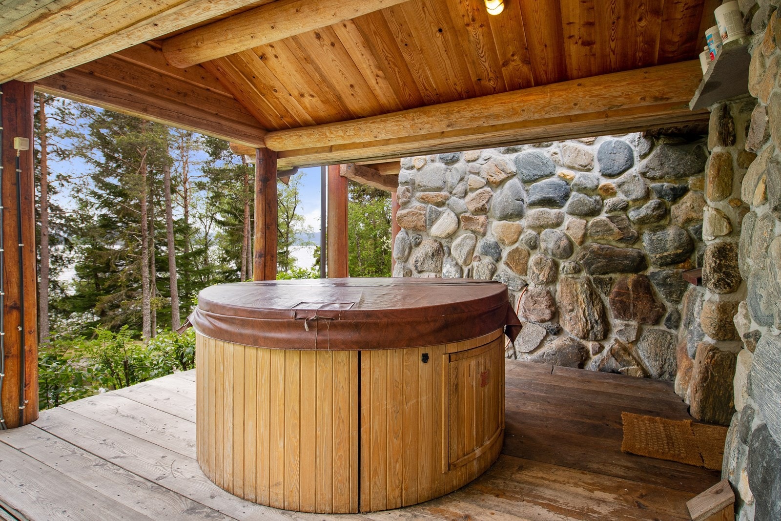 jacuzzi elektrisk oppvarmet boblebad Galleribilde