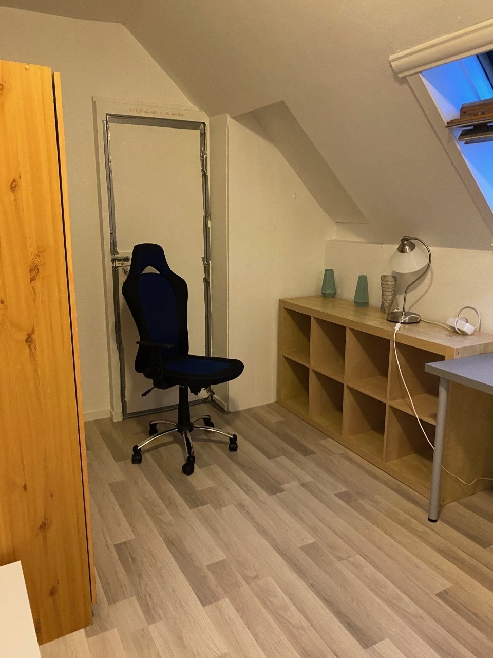 Leil 4 : Soverom 5 (Hele ca 15 m2), nesten liten hybel. Galleribilde