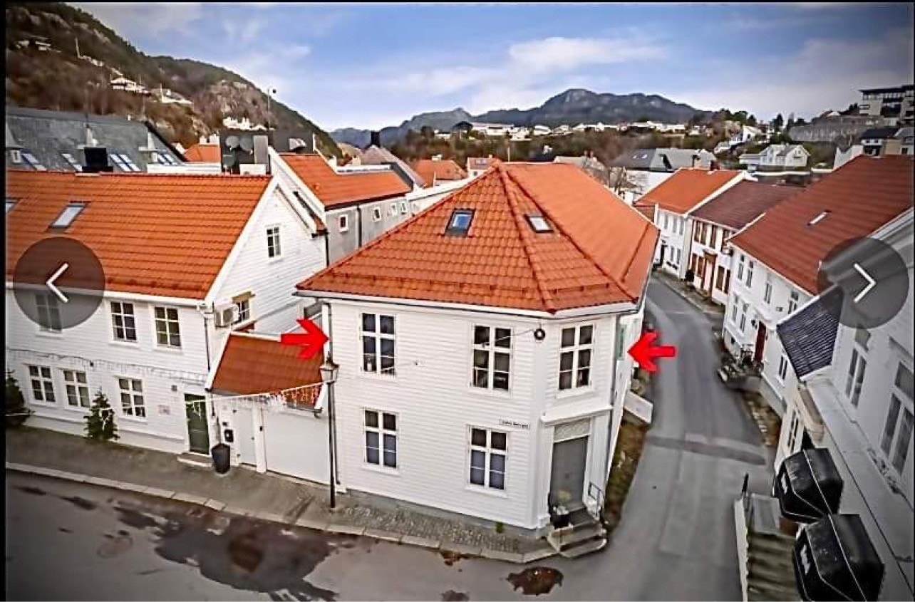 Leiligheten er i 2 og 3 etasje Galleribilde