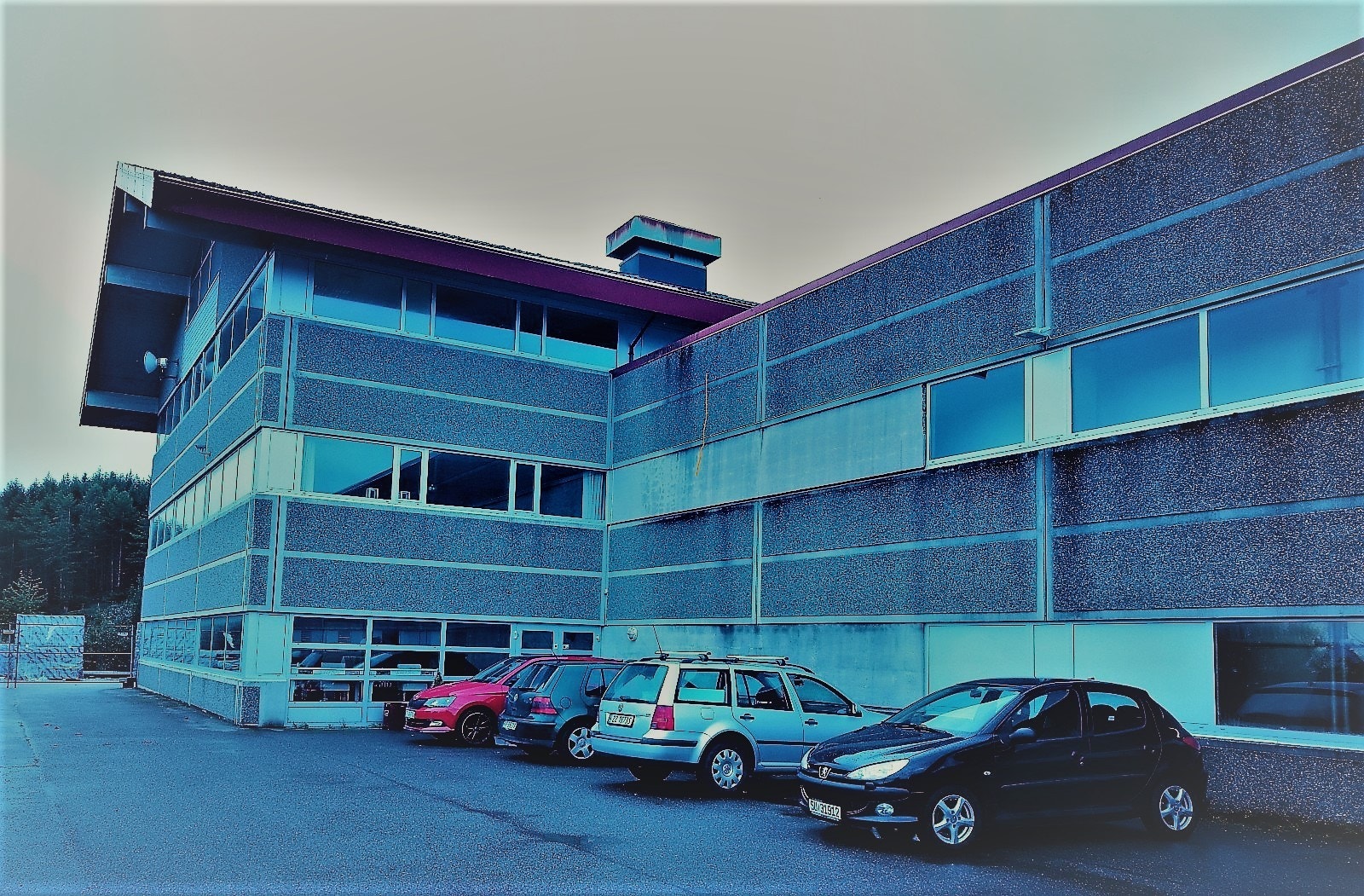 Inngangsparti. God parkeringdekning Galleribilde