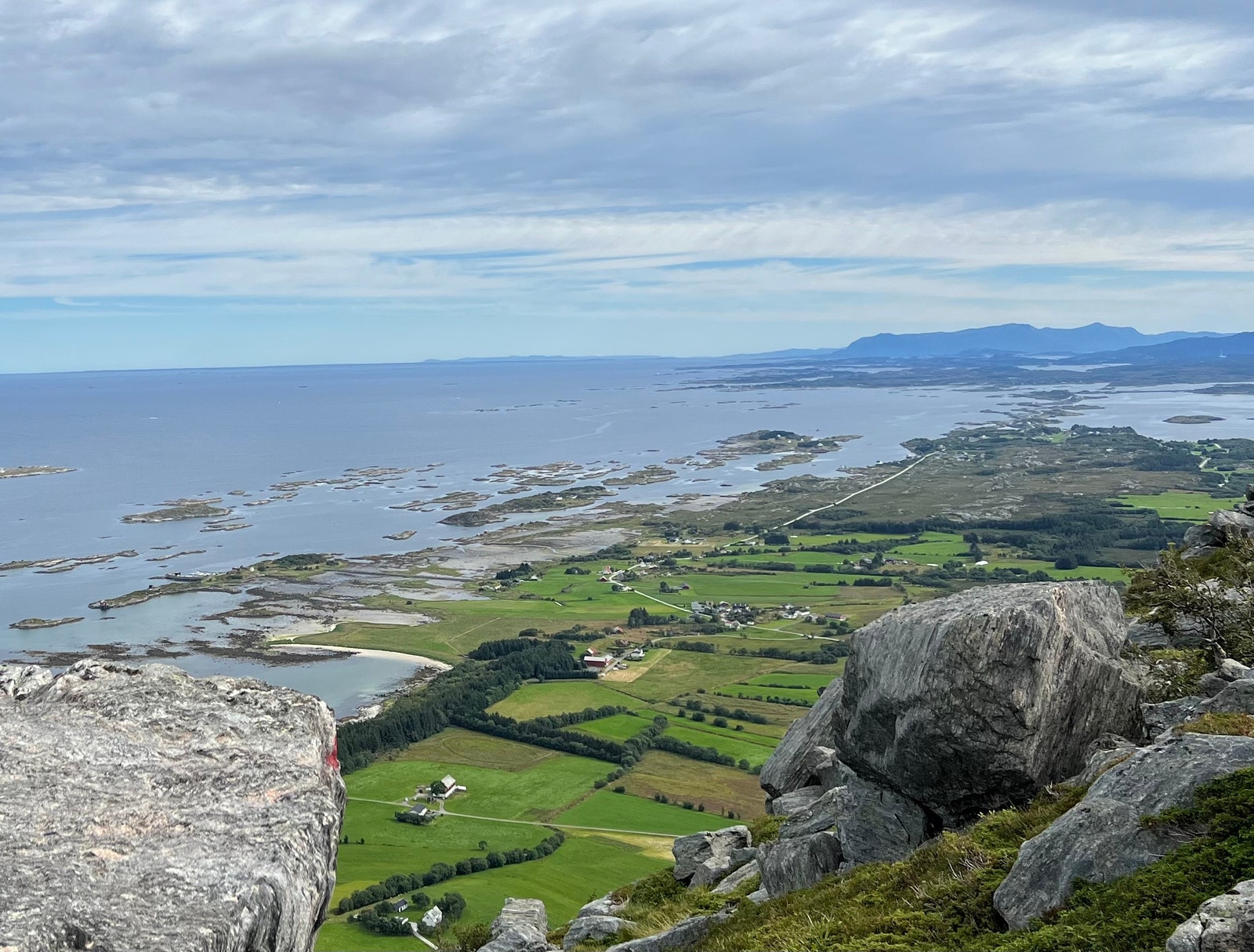Utsikt mot Atlanterhavsveien fra Stemshesten Galleribilde