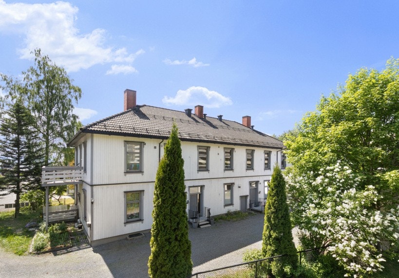 Hyggelig bygning med seks boenheter Galleribilde