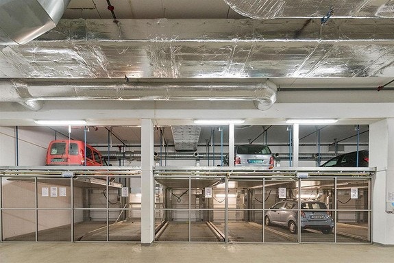 garasjeplass med el-lader Galleribilde