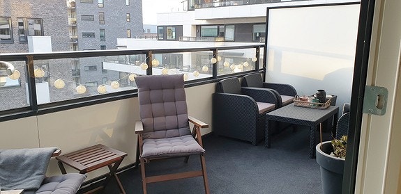 Stor terrasse med gode solforhold. Galleribilde