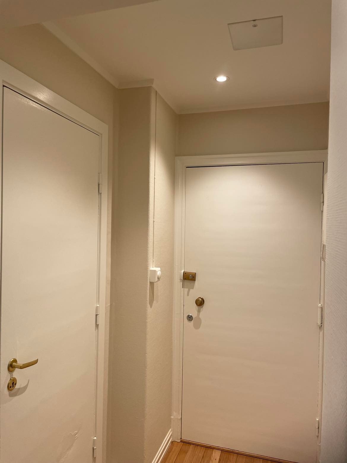 Downlights i entre og på badet nye i juni 2023 Galleribilde