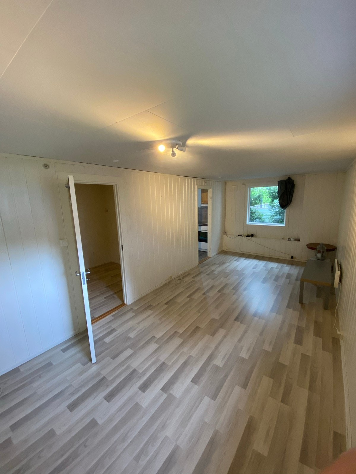 Stuen med inngang til soverom Galleribilde