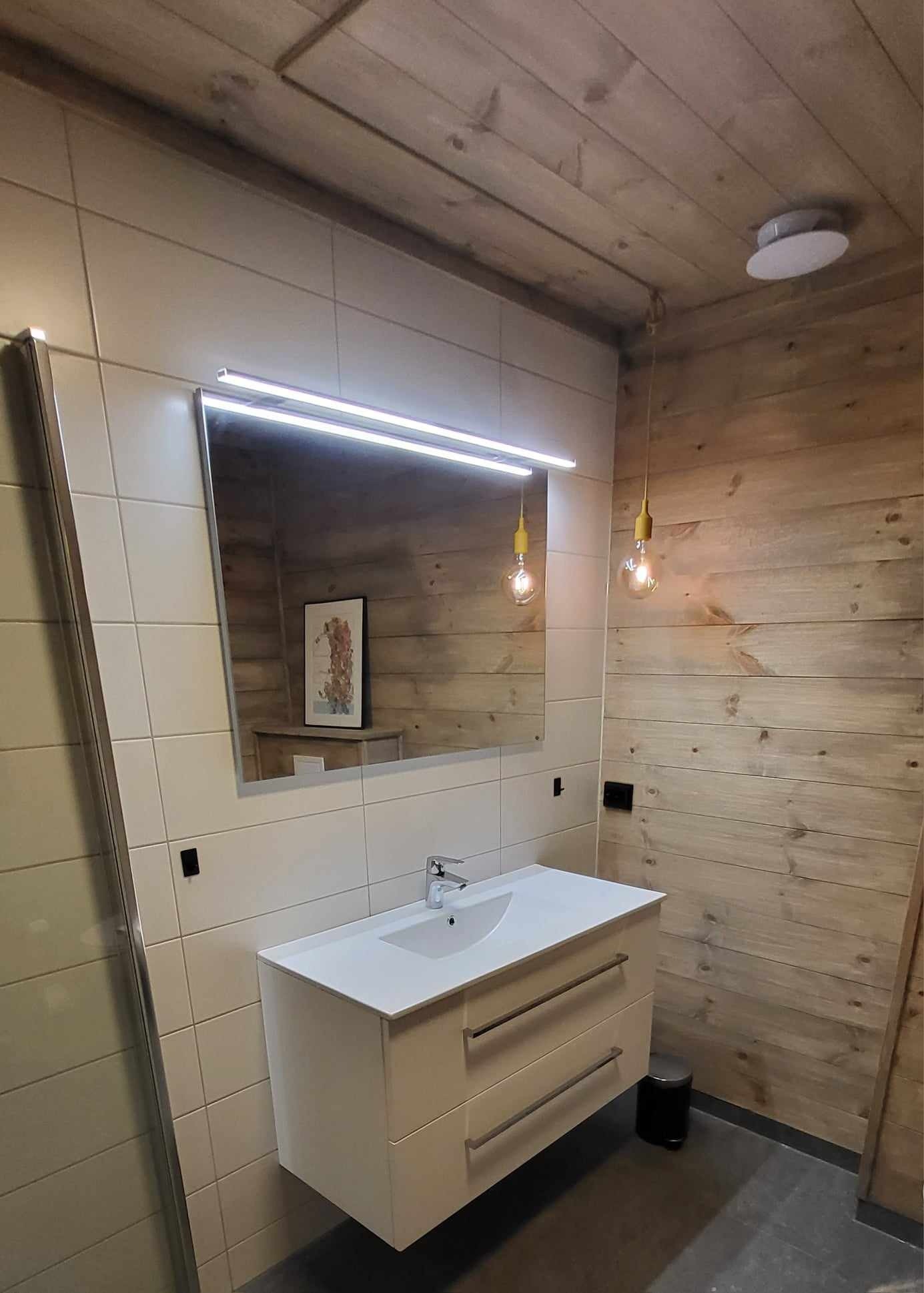 Bad nede - med badstu. Varmes opp på en drøy halvtime til 60 Galleribilde