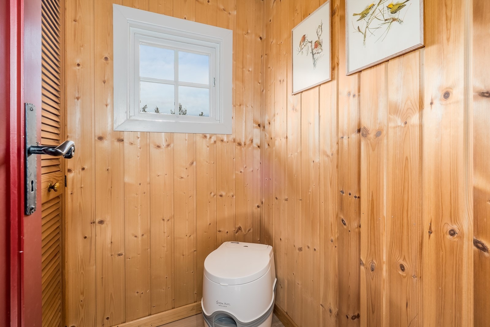 Dorom i hytta (bod). Her er det også varmekabler i gulvet. Galleribilde