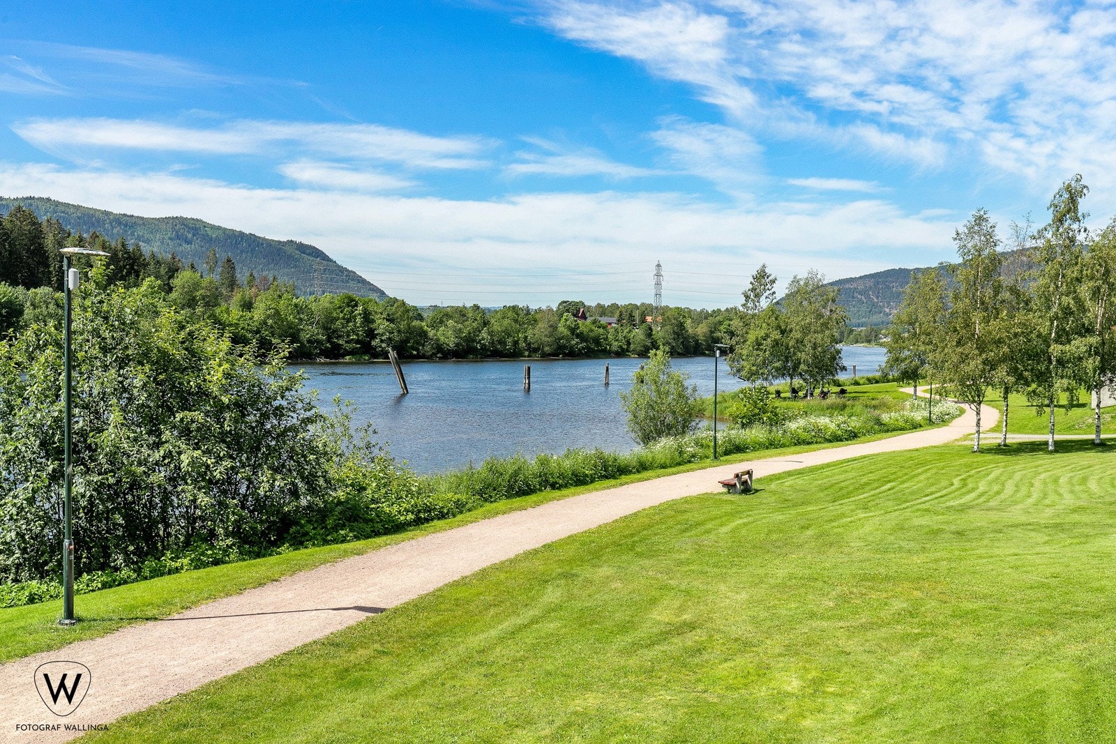 Elveparken i Drammen er en idyll hvor du kan følge brede gang- og sykkelveier nedover langs elvebredden. Galleribilde