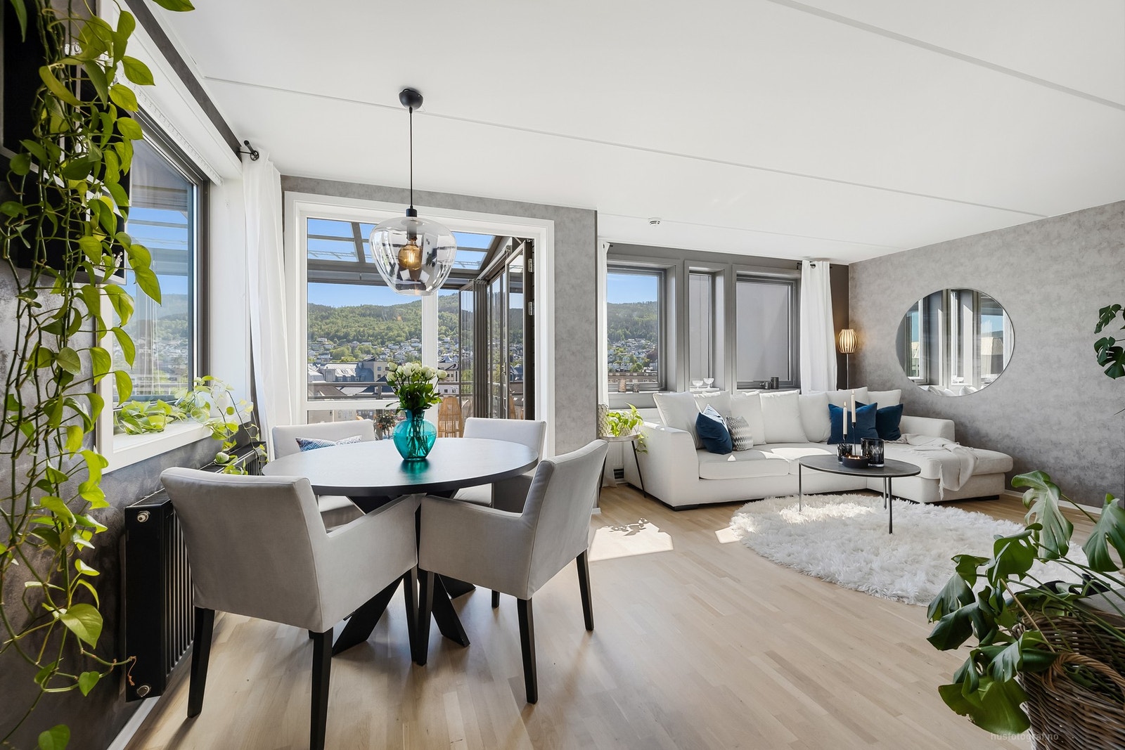 Spisestue. Galleribilde