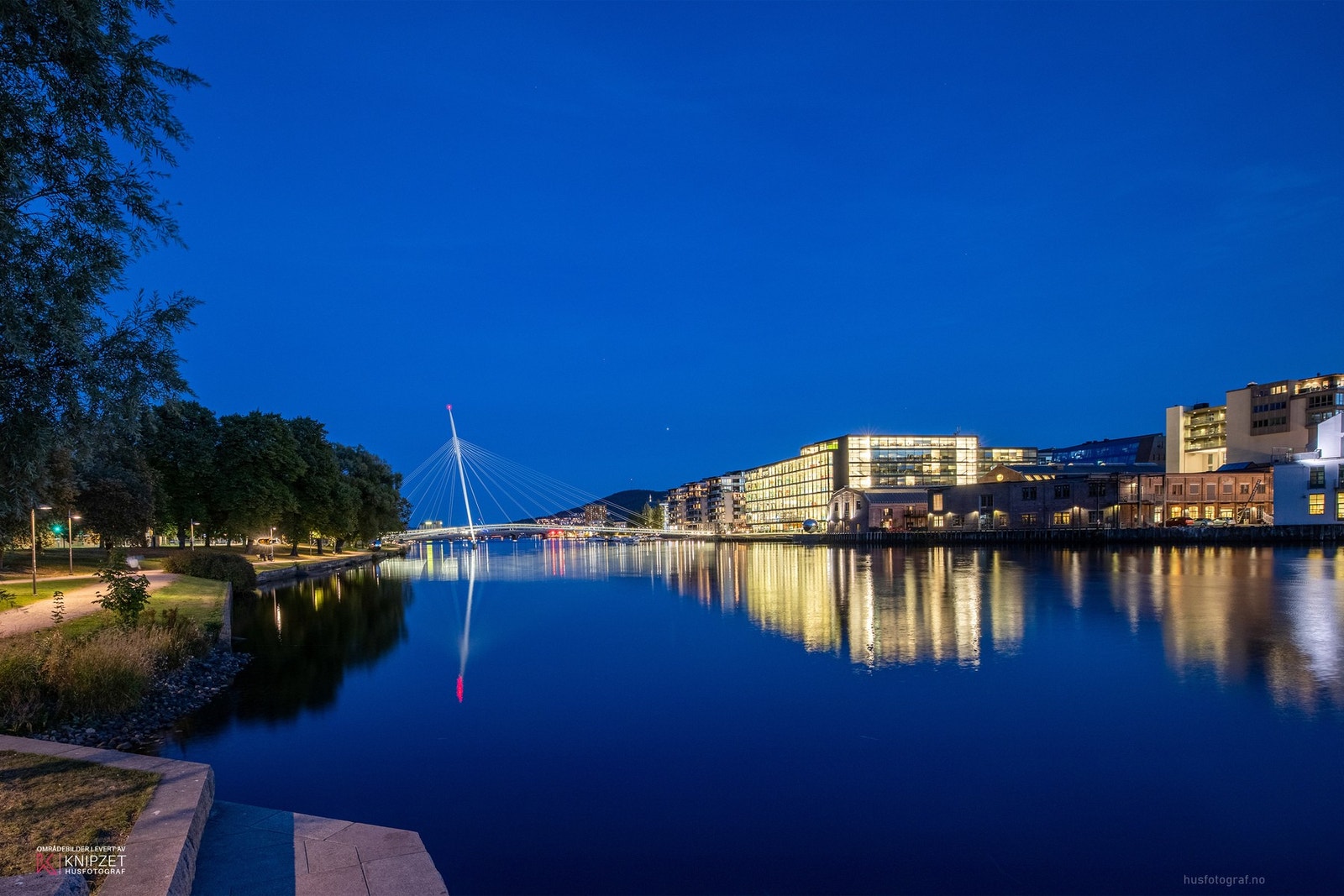 Drammenselven med flotte turområder. Galleribilde