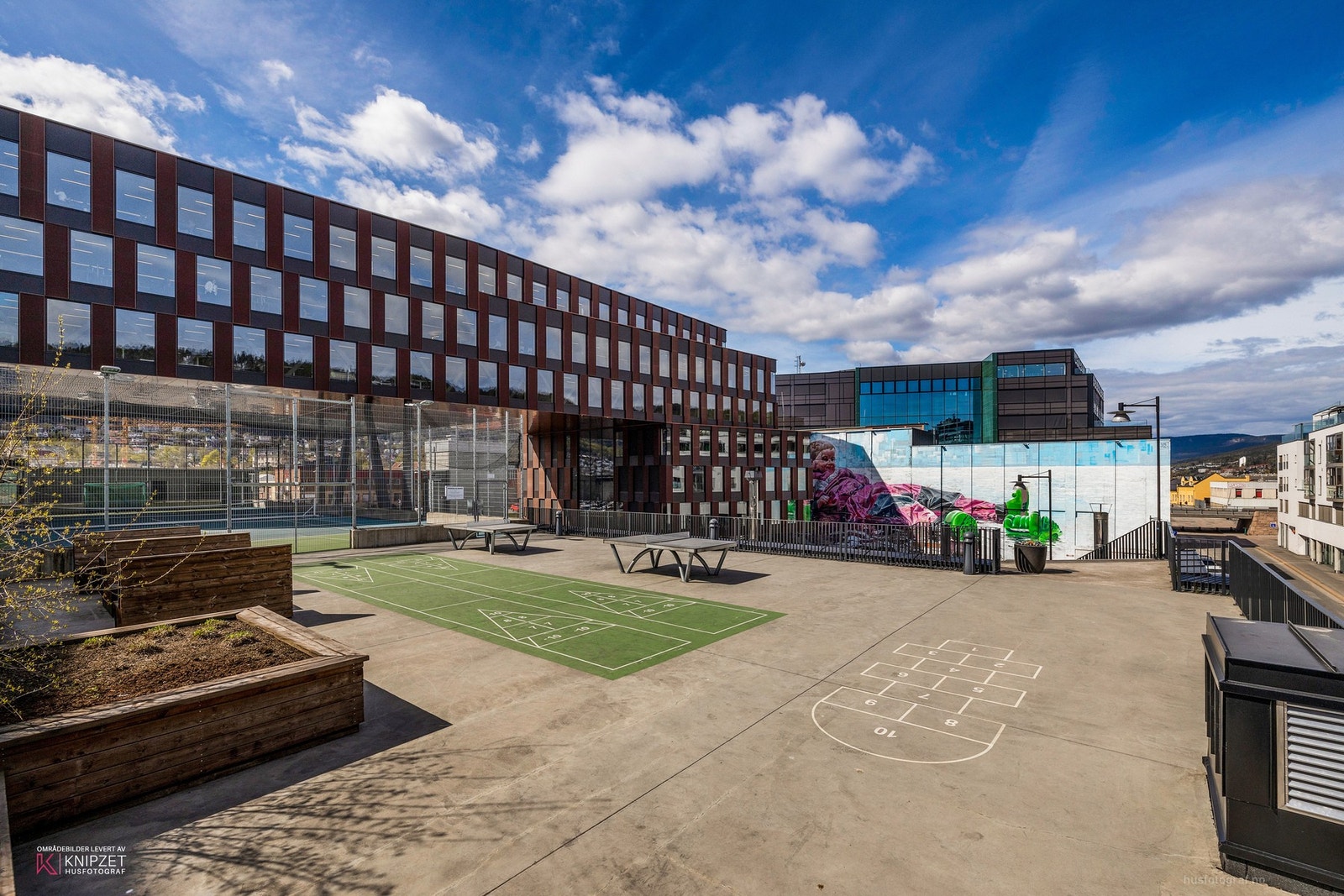 Union brygge med diverse tilbud og aktiviteter. Galleribilde