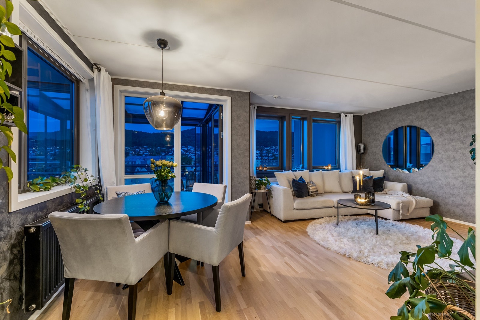 Spisestue. Galleribilde