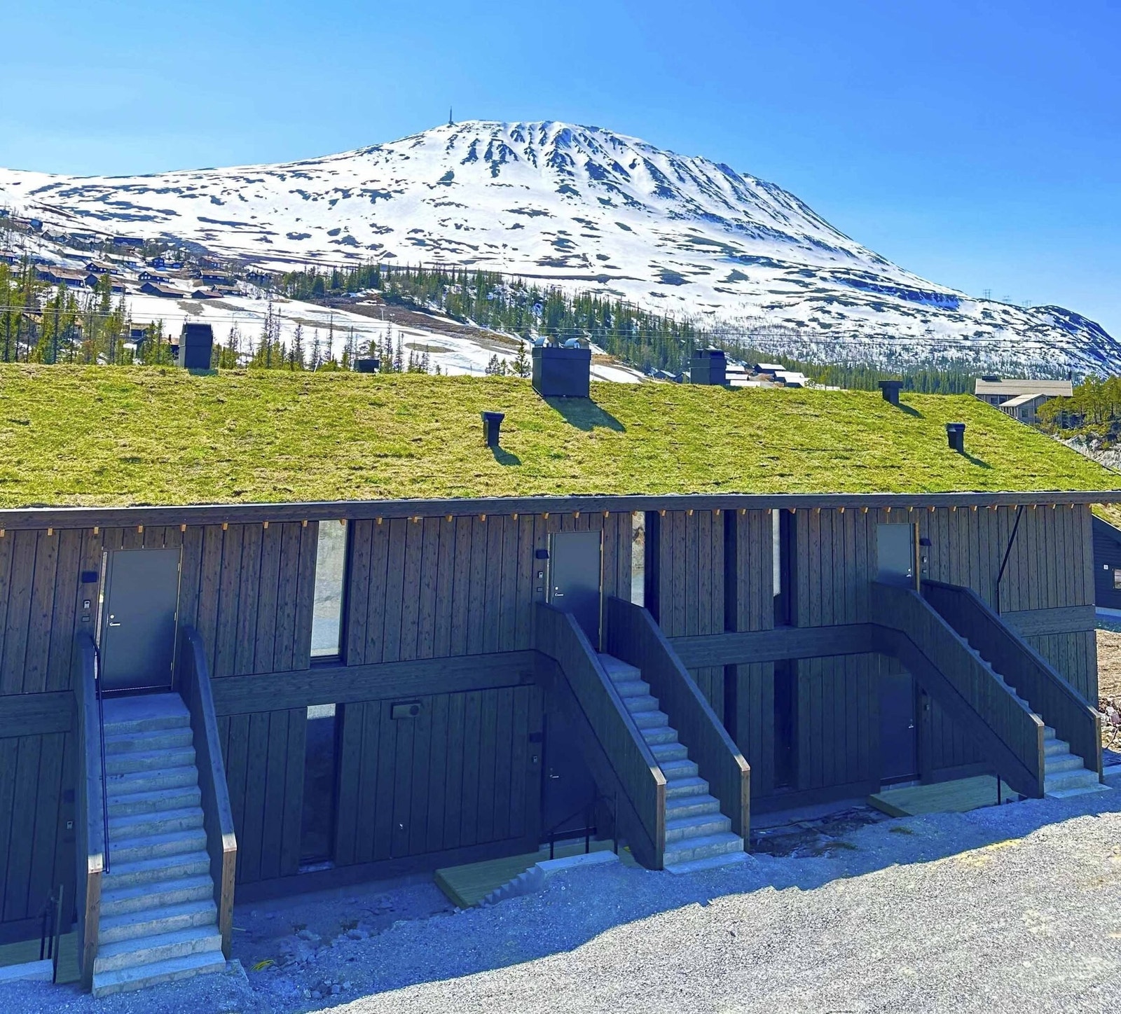Innflyttingsklare leiligheter! Nå har også torvtaket kommet på. Galleribilde