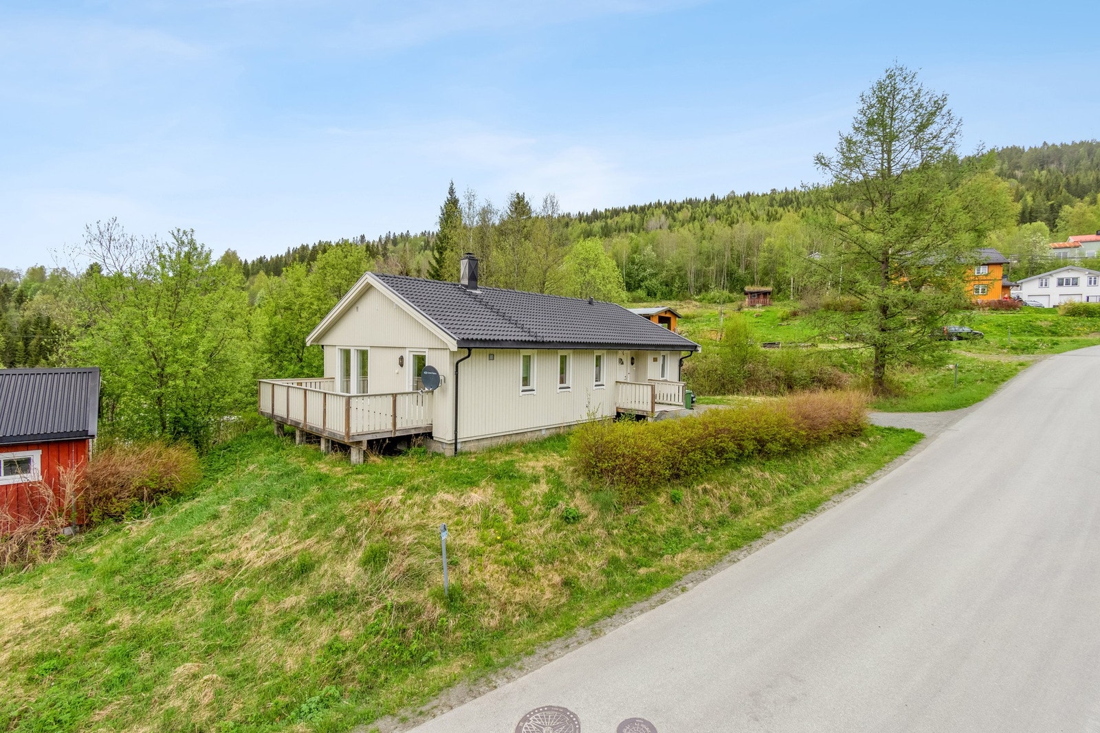 Velkommen til Dalåmoveien 336 - Kontakt megler på 918 50 709 / morten.kjelsberg@em1.no dersom det ønskes privatvisning. Galleribilde