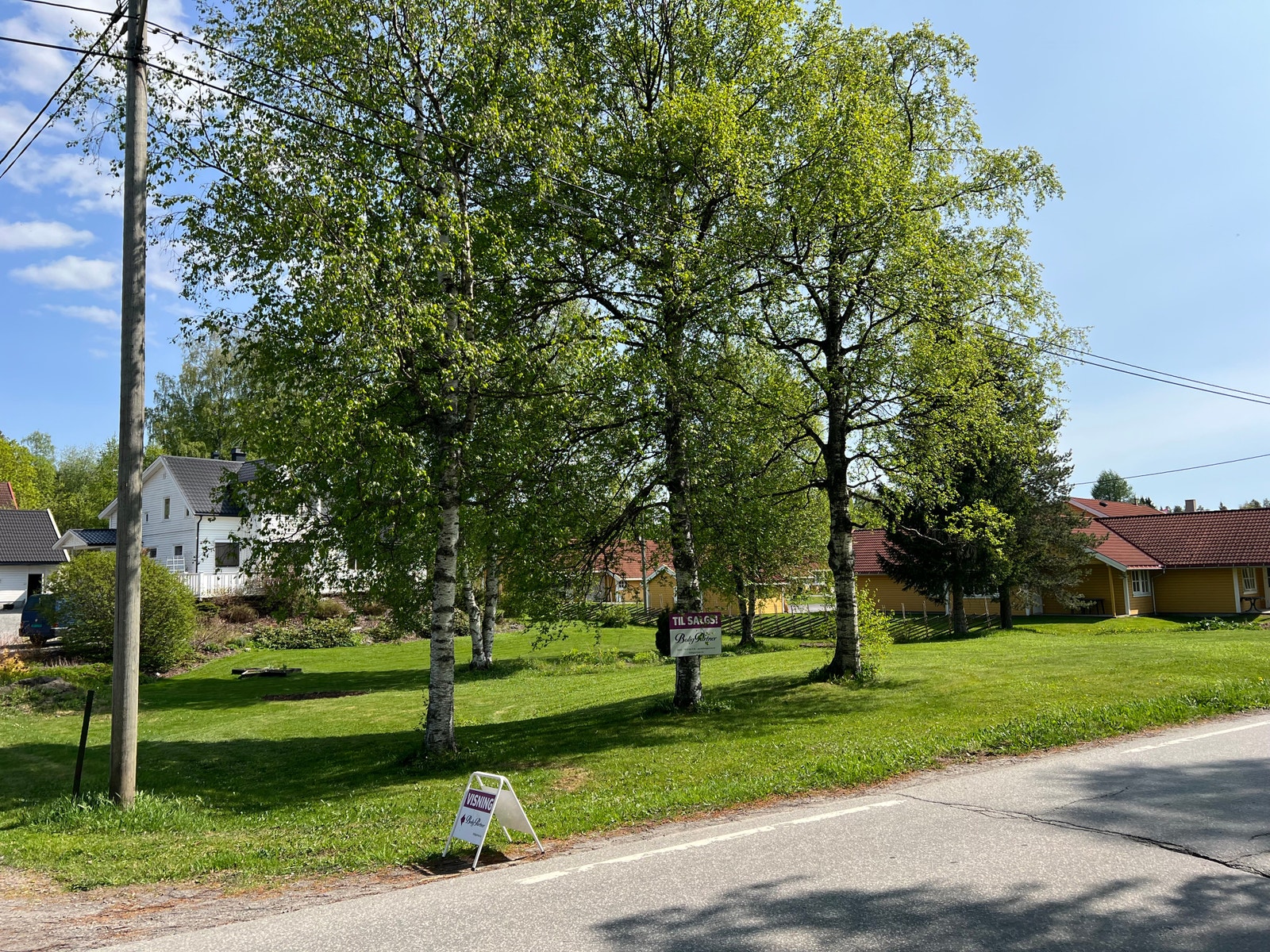 Sommerbilde - Flott beliggenhet i Reinsvoll sentrum. Galleribilde