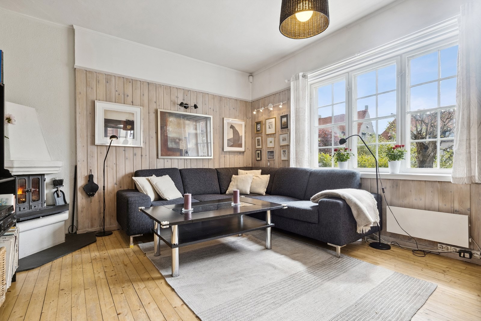 Videre inn i boligen finner du stuen. Galleribilde