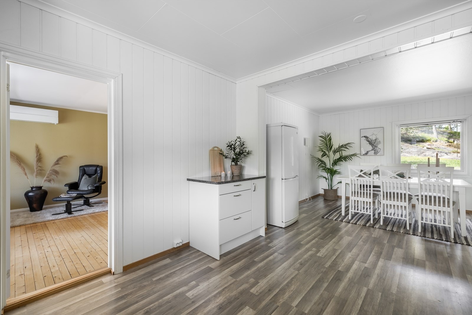 Det er montert varmepumpe som varmesupplement. Galleribilde