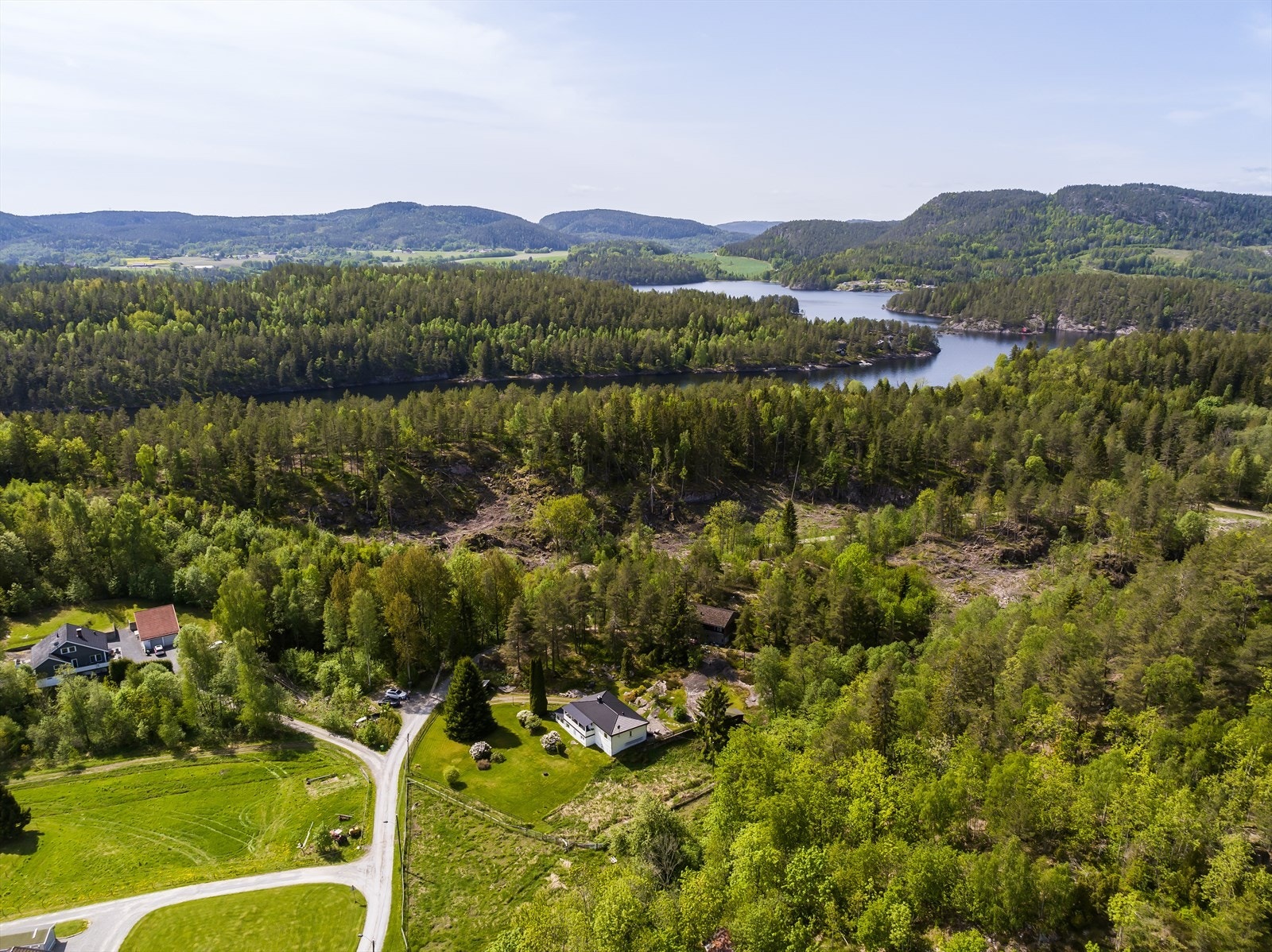 For den turglade finnes idylliske Skotfosstien som er en 3,7 km lang kultursti i nærområdet. Galleribilde