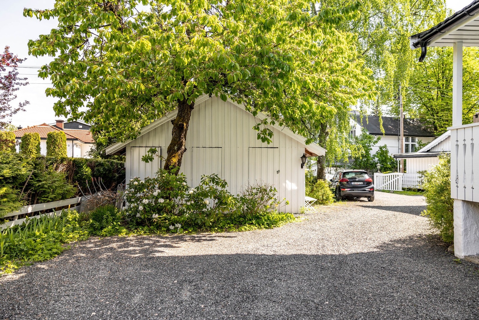 Garasjeplass medfølger leiligheten. Galleribilde