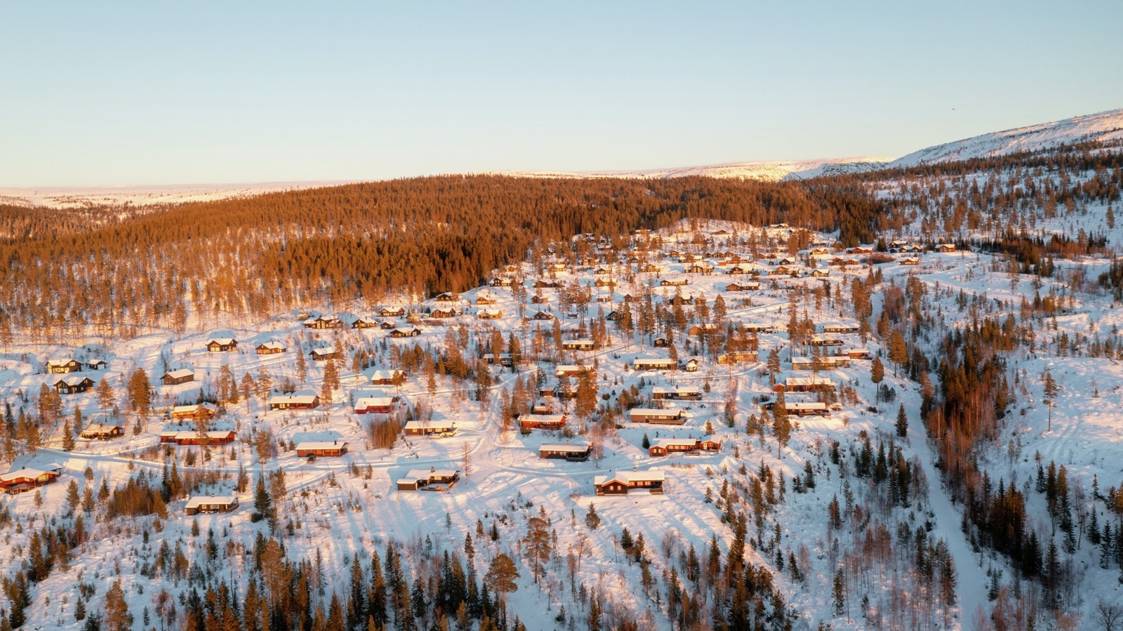 Oversiktsbilde fra hytteområdet.
De nye tomtene ligger helt øverst til høyre på bildet. Galleribilde