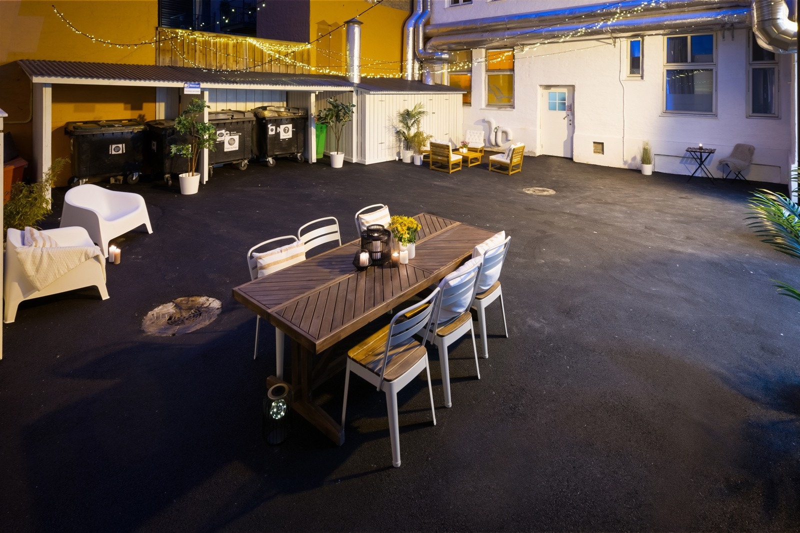 Bakgård kveld Galleribilde