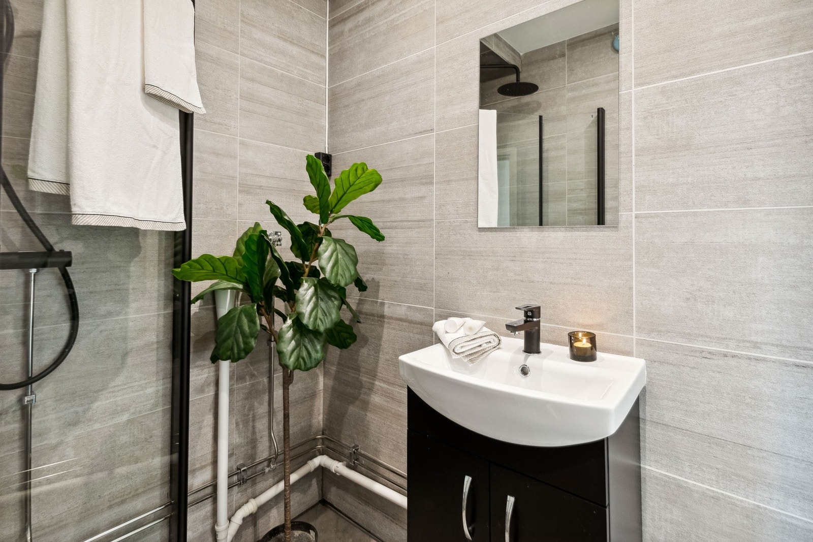 Moderne baderomsinnredning. Badet har TG 0. Galleribilde