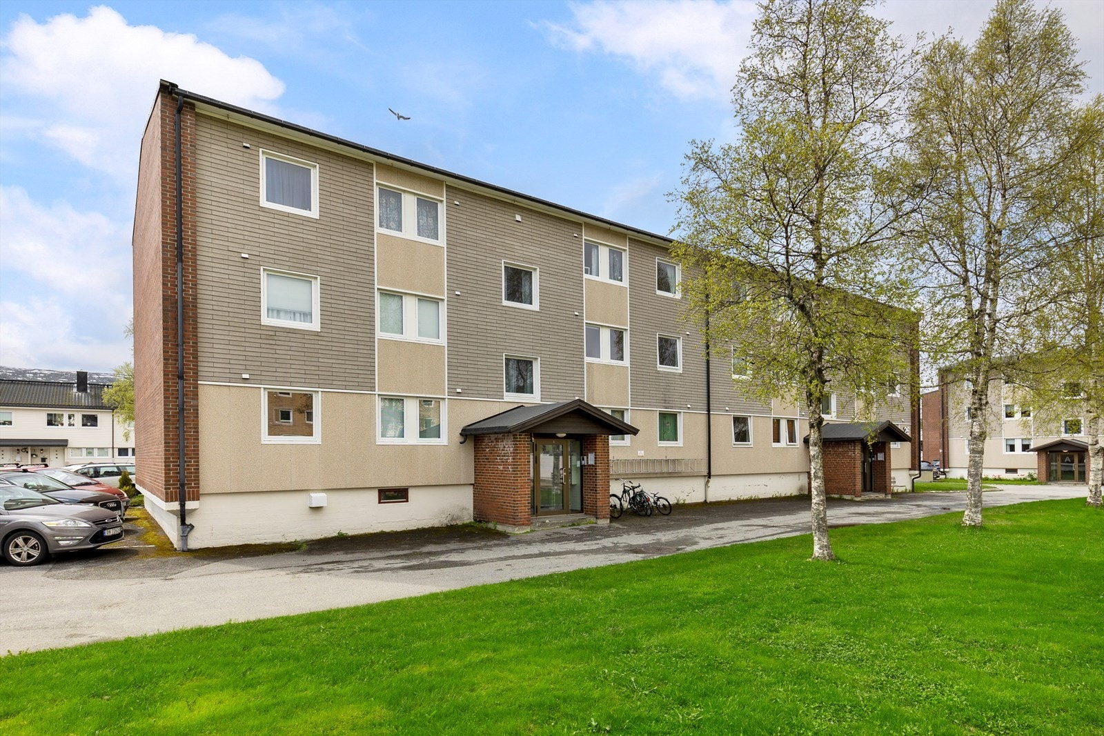 Påkostet 3-roms andelsleilighet, like i nærheten av bydelssentrum på Gruben. Galleribilde