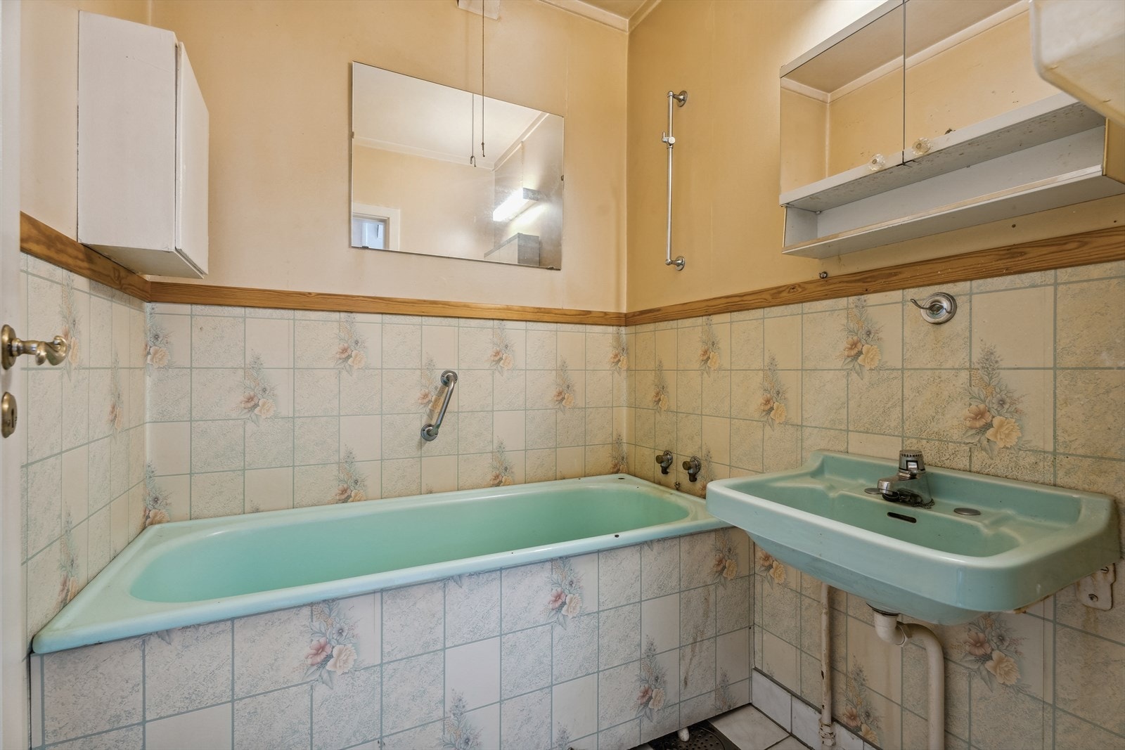 Planløysinga i bustaden gjev gode moglegheiter for utviding av badet - tenk å kunne velje ut dine favorittflisar og få inn ditt personlege preg! Galleribilde