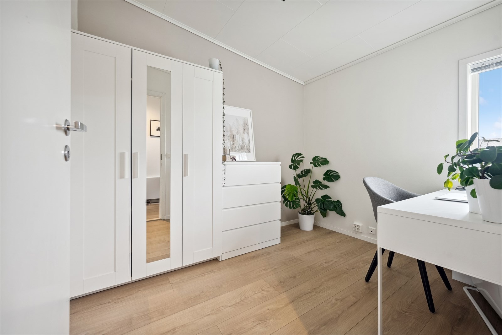 Begge soverommene er av god størrelse med plass til ønsket møblement. Galleribilde