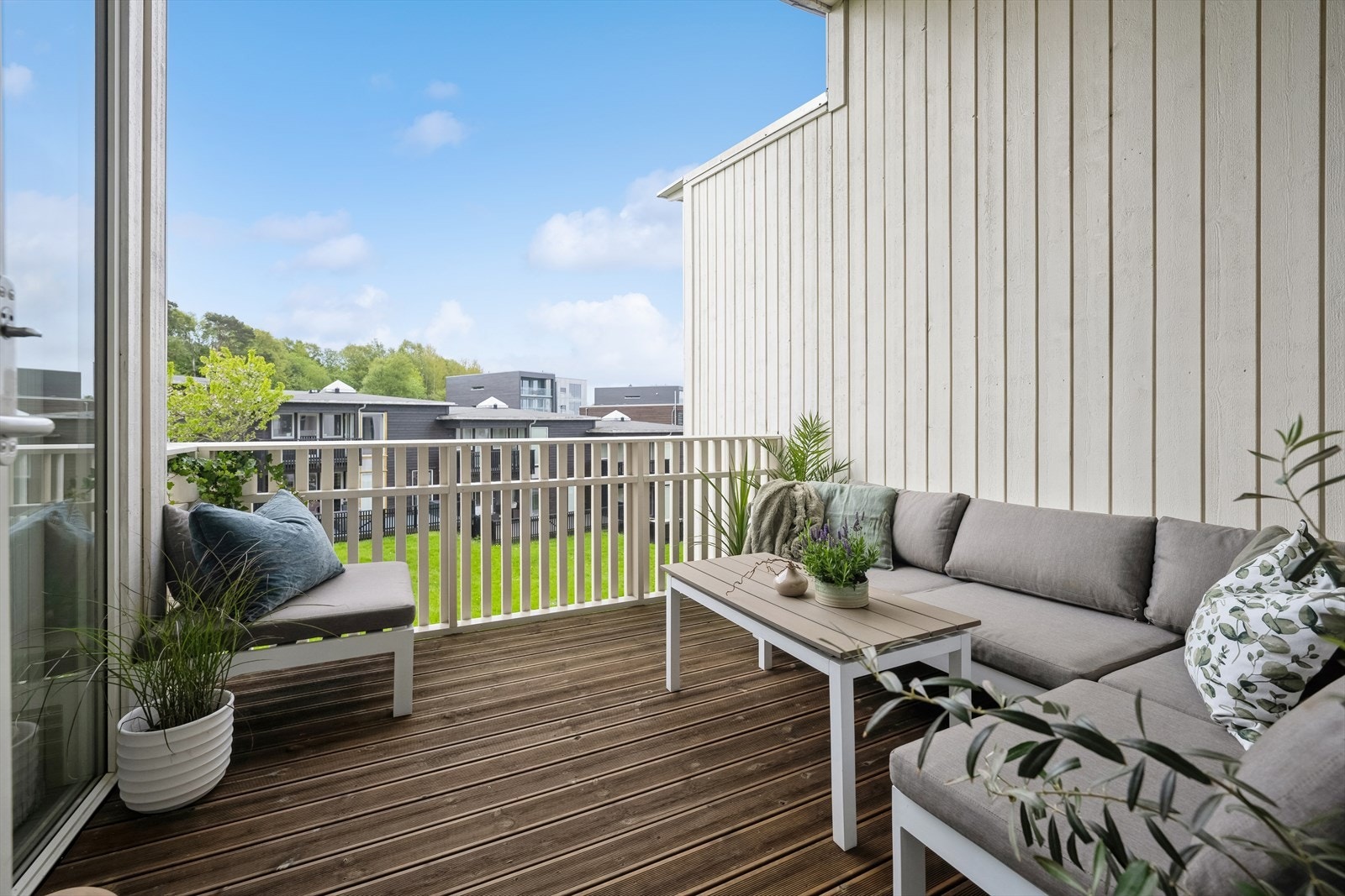 Uteområdet oppleves lunt koselig med gode solforhold. Galleribilde