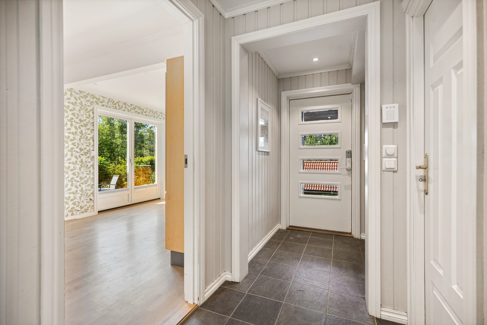 Entré/gang med skyvedørsgarderobe Galleribilde
