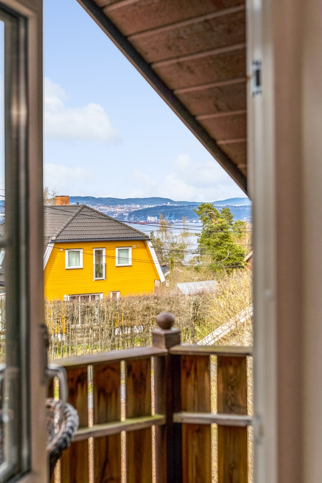Utsikt fra balkong Galleribilde