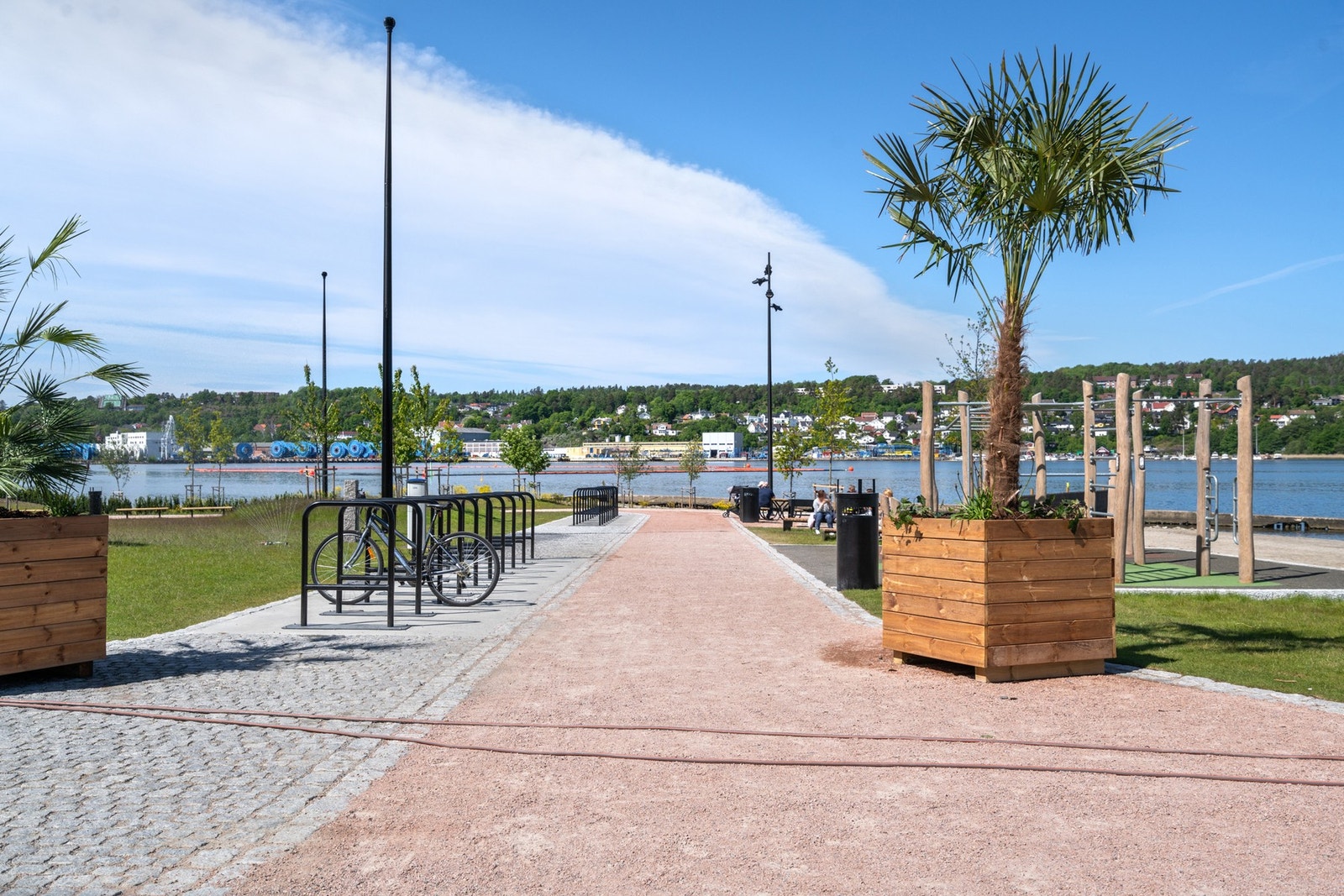 Rabben åpnet i mai måned. En ny folkepark med sandstrand, treningsapparater og lekestativ. Galleribilde