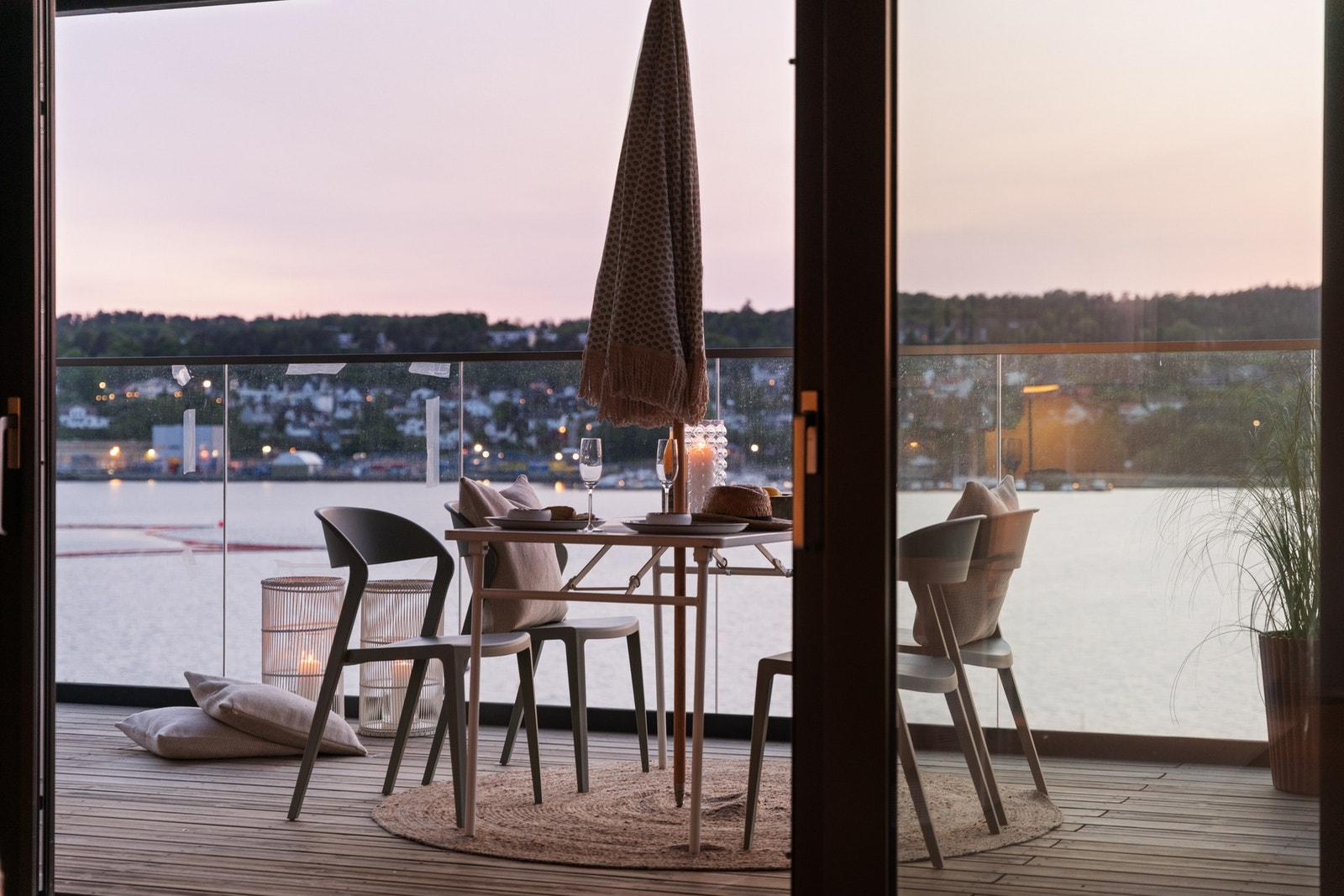 Her kan man nyte sene sommerkvelder. Galleribilde