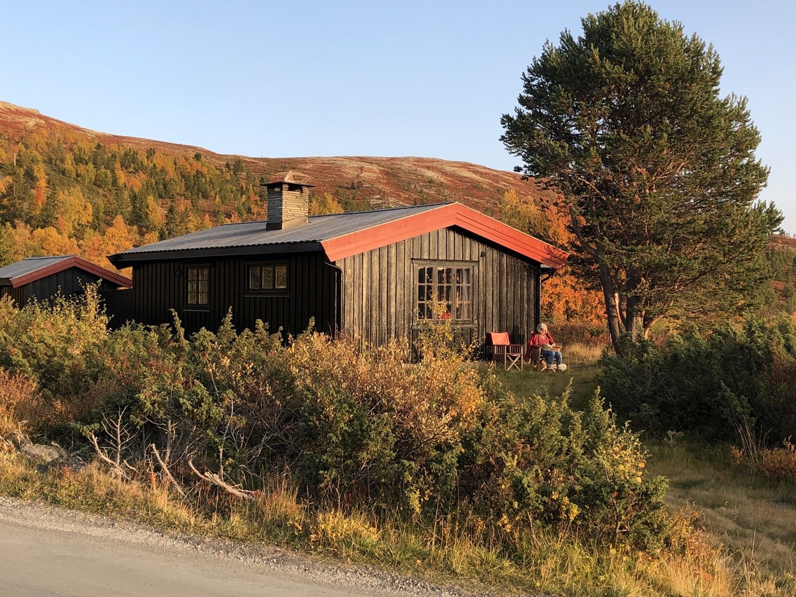 Høststemning på hytta. Galleribilde