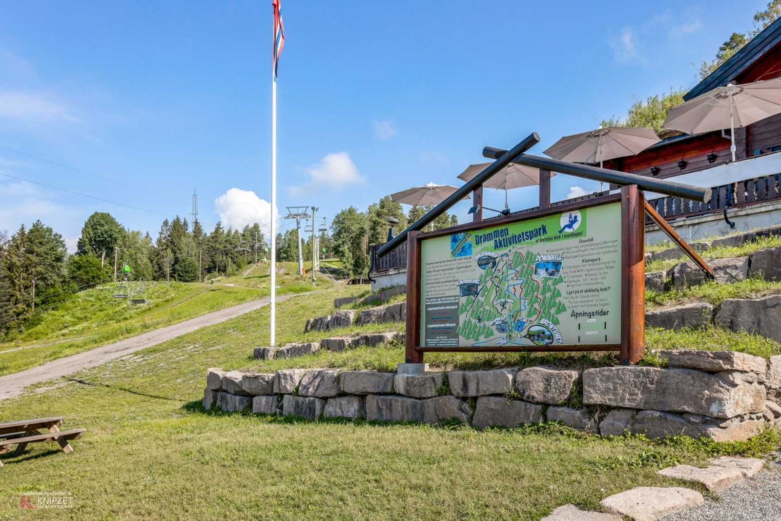Aronsløkka med downhill sykkel på sommeren og alpin på vinteren Galleribilde