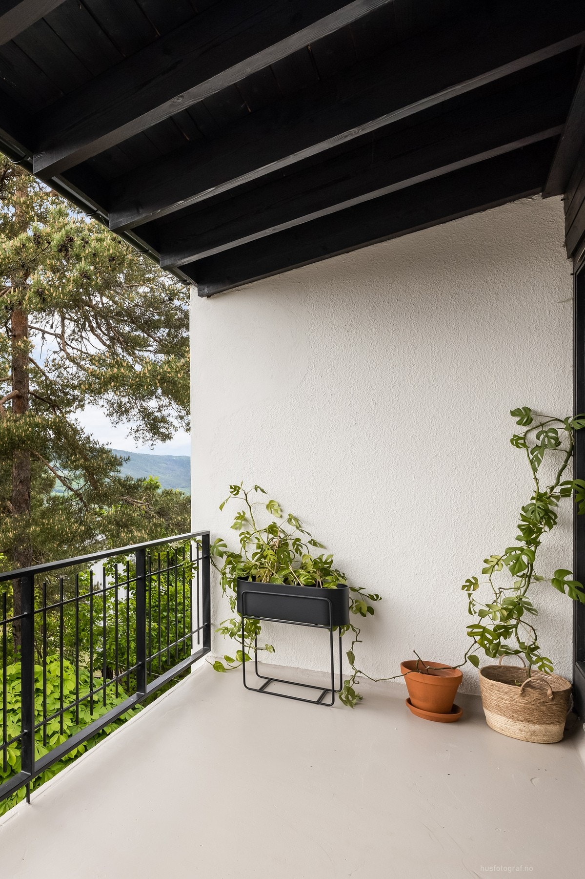 Uteplass. Galleribilde