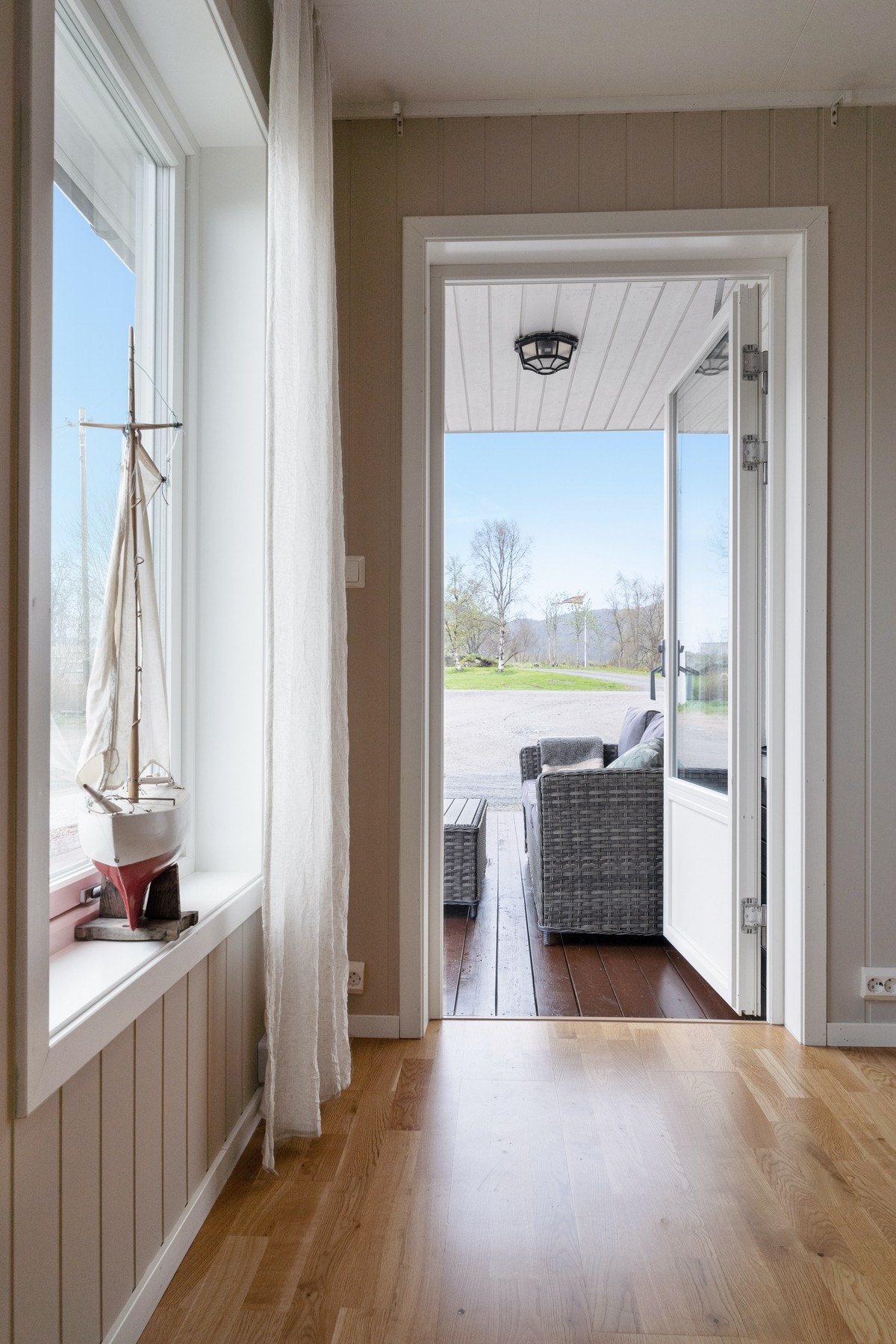 fra stue/kjøkken er det utgang til terrasse. Galleribilde