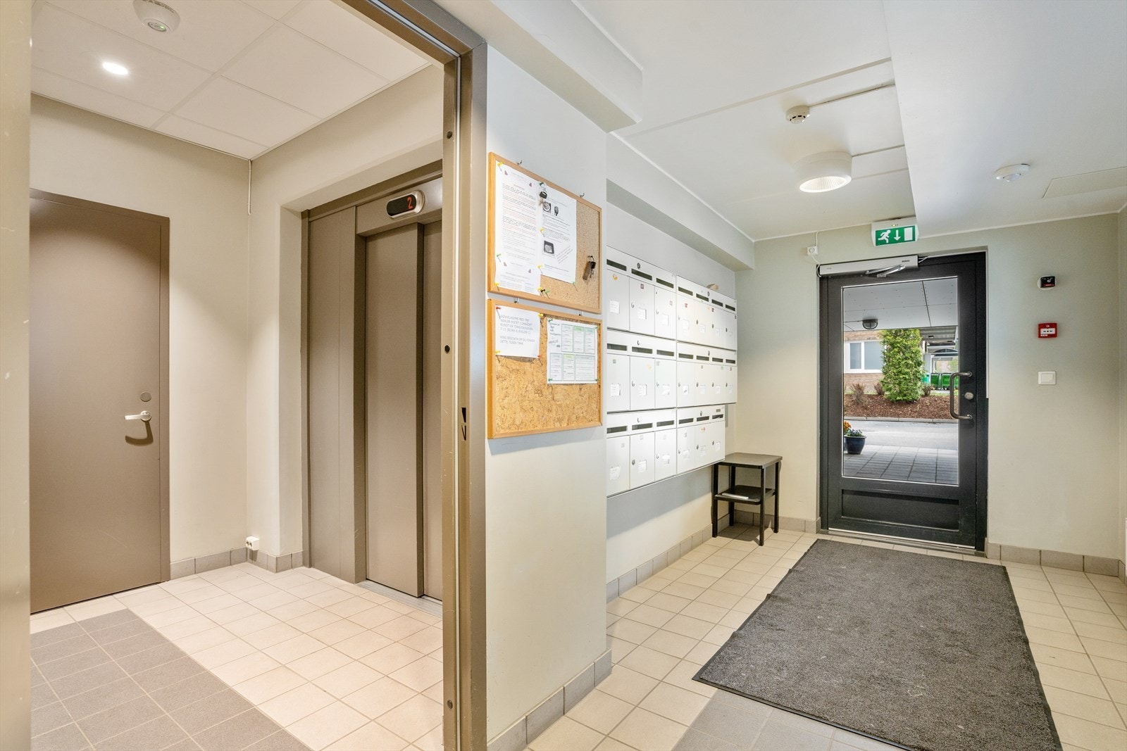 Hovedinngangen til blokken Galleribilde