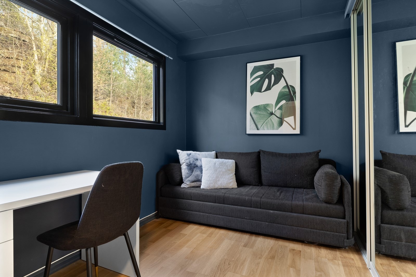 Her er det ett ekstra soverom i 1. etasje. Galleribilde
