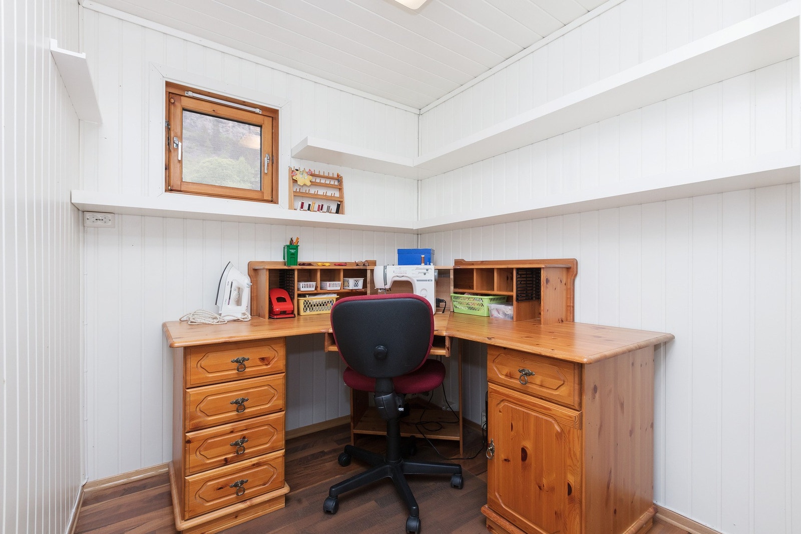 På loftetasje finner du et rom på 4 kvm, som dagens eier bruker som kontor. Galleribilde