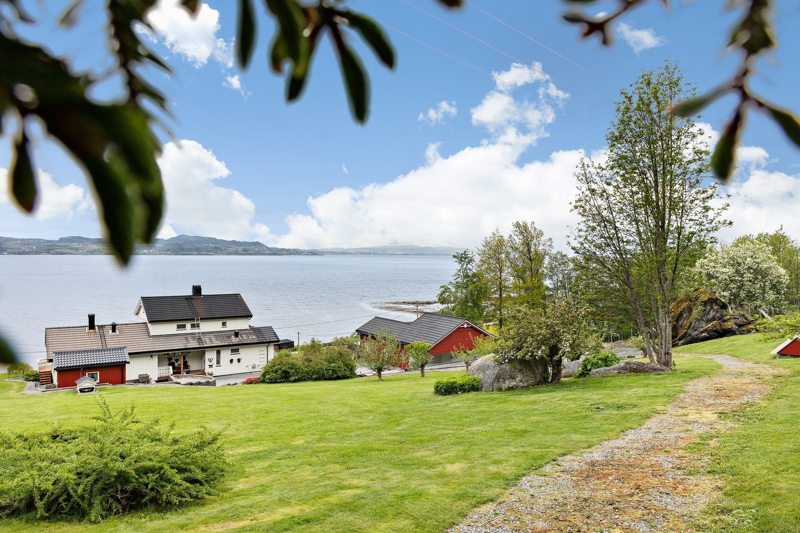 Flott utsikt fra hele eiendommen Galleribilde