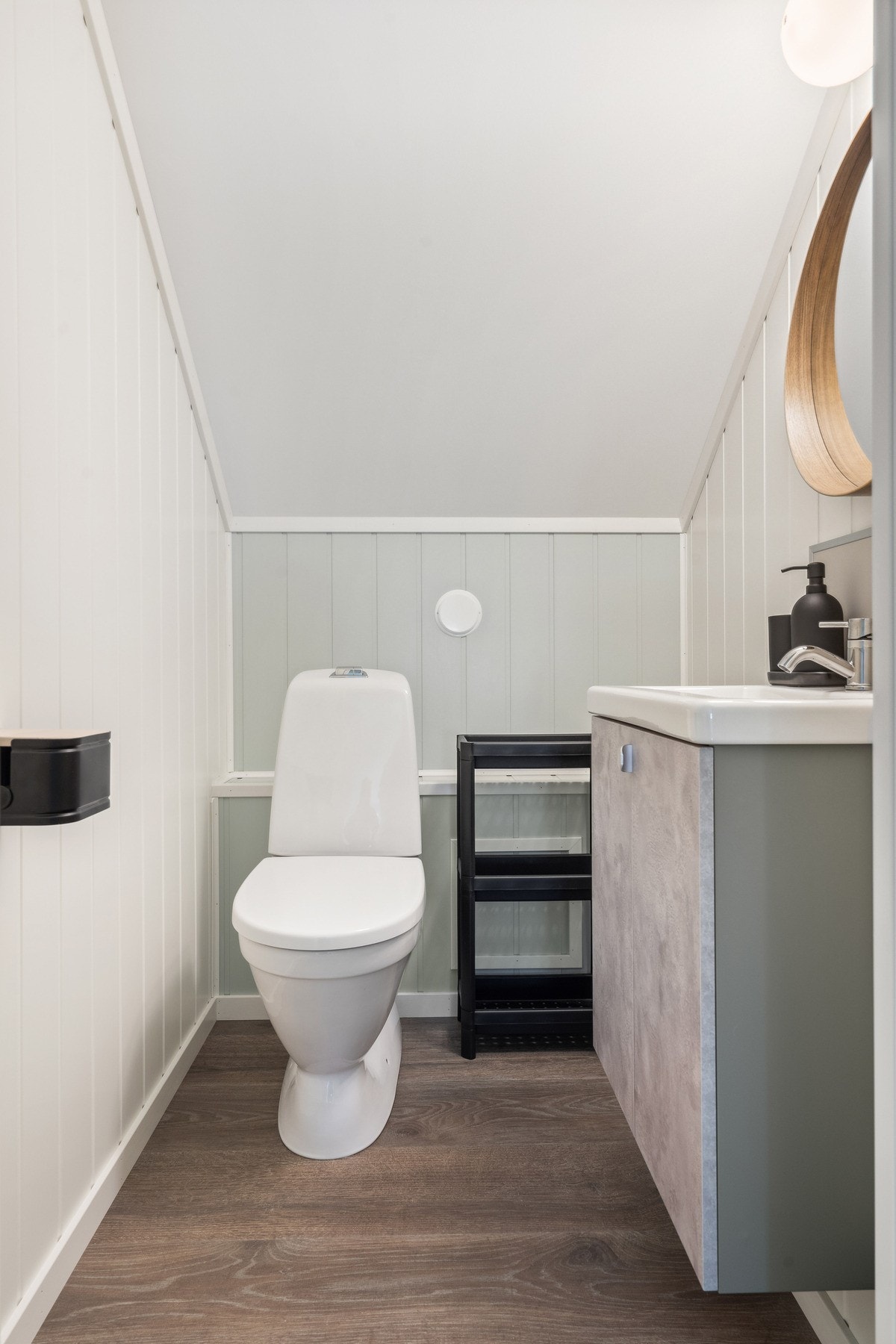 Toalett på loft Galleribilde