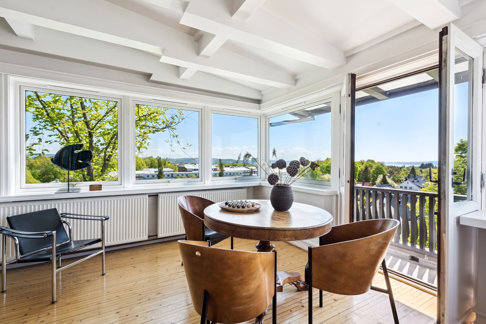 Fra loftstuen har du tilgang til boligens balkong på ca. 4 kvm. Galleribilde