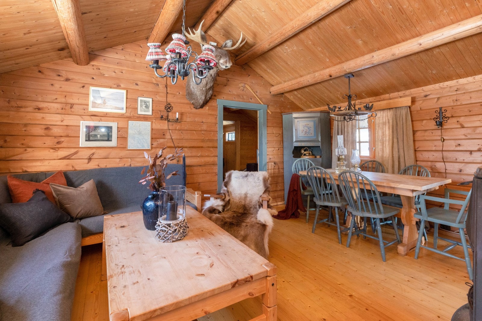 Hytta er satt opp i 1940 og har en enkel standard Galleribilde