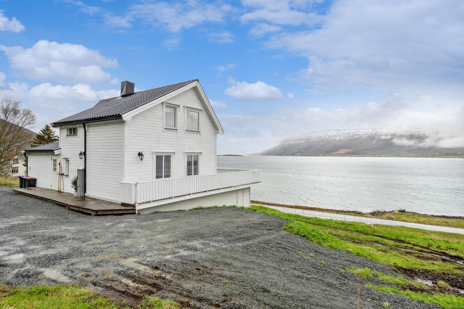 Fasade og gårdsplass Galleribilde