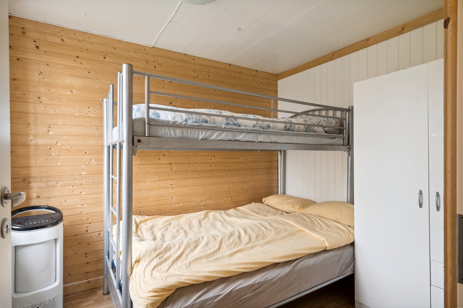 Rom brukt som soverom - ikke søkt godkjent for varig opphold Galleribilde