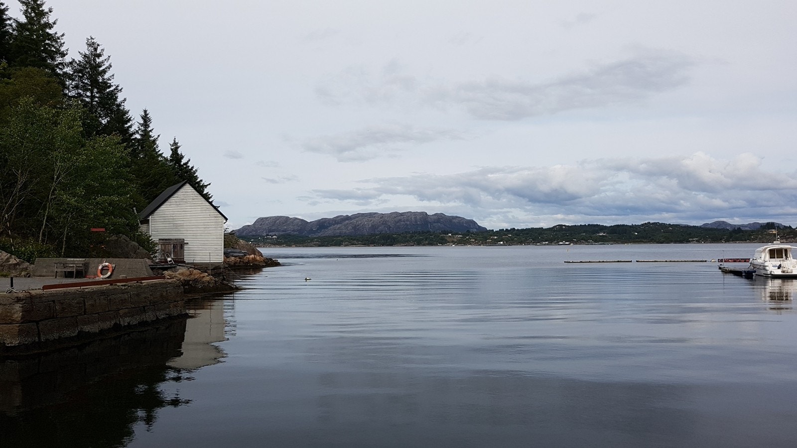 Skjermet og rolige havneforhold. Galleribilde